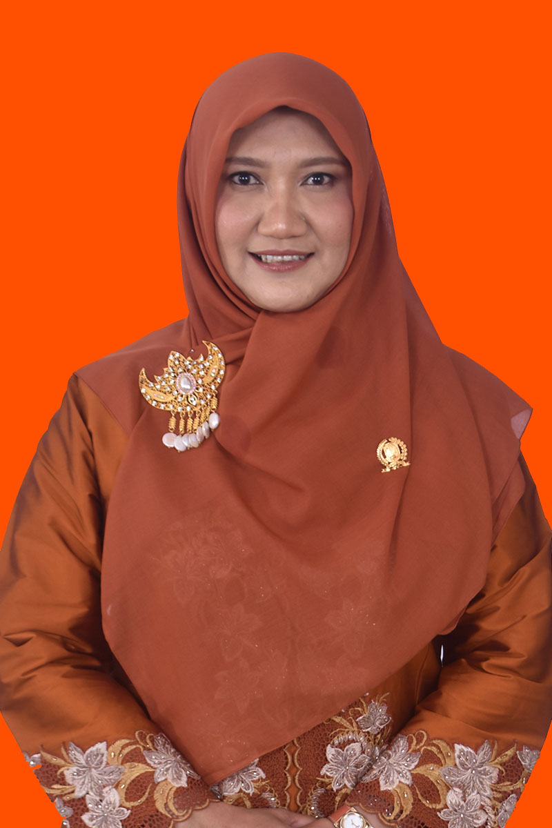 Hj. LILIK HENDARWATI