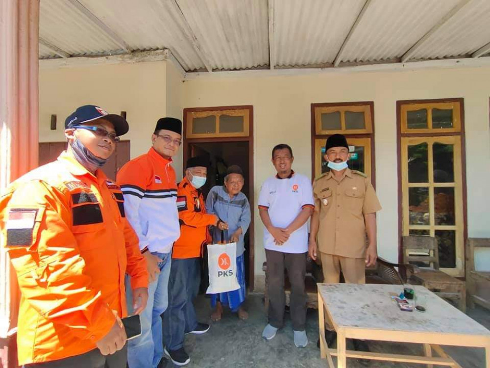 Kunjungi Korban Meninggal Gempa Malang, DPW PKS Jatim Gelar Doa Dan Tahlil