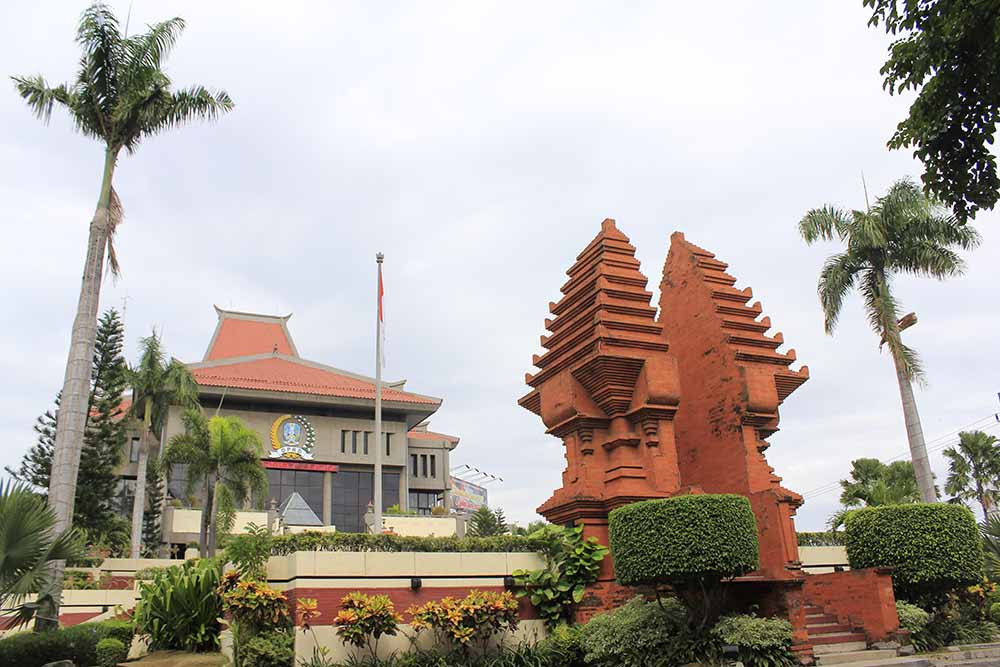 Reses di Jember, Deni Prasetya Ingatkan Masyarakat Tetap Jaga Protkes dan Tidak Mudik Selama Lebaran