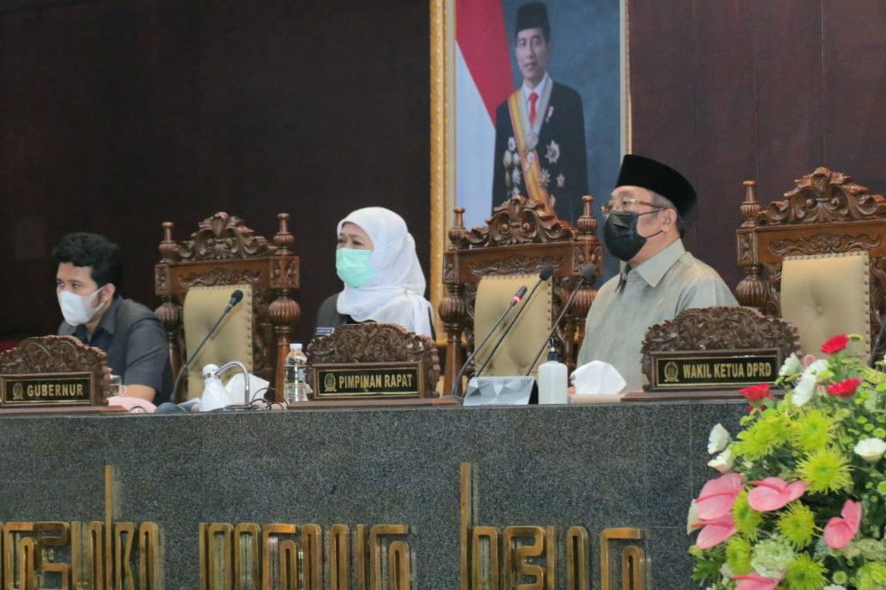 Paripurna DPRD Jatim, Khofifah Sampaikan Realisasi Pendapatan Daerah Tahun 2020 Capai 104,94 Persen