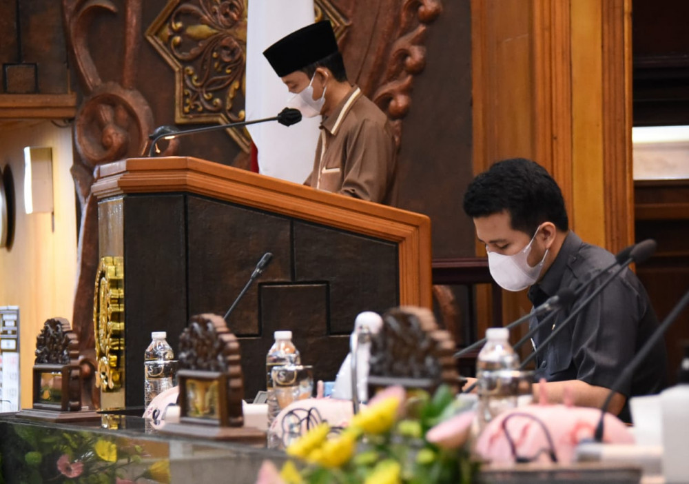 Fraksi DPRD Jatim Sampaikan Pandangan Umum Raperda, Emil: Jadi Masukan Berharga