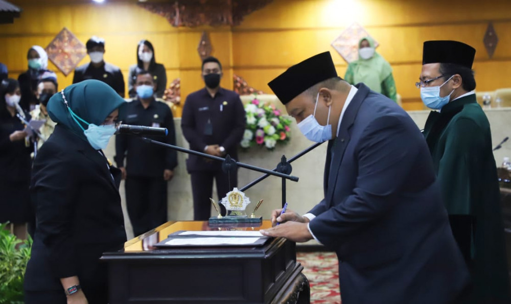 PAW DPRD Jatim, Erjik Bintoro Resmi Gantikan Almarhum Chusainuddin