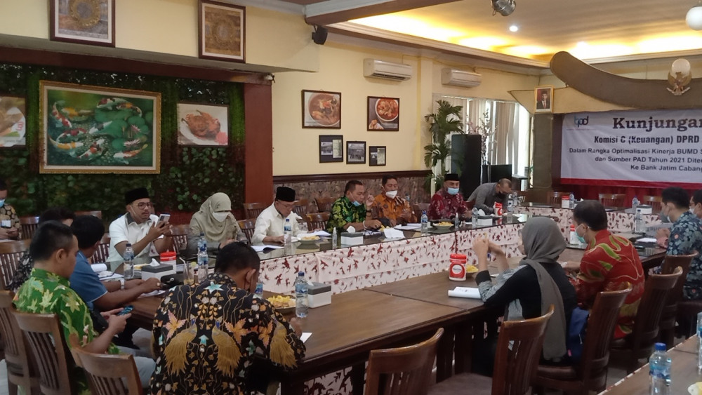 Komisi C Dorong Bank Jatim Terapkan 'Politik' Redam Persaingan Berat