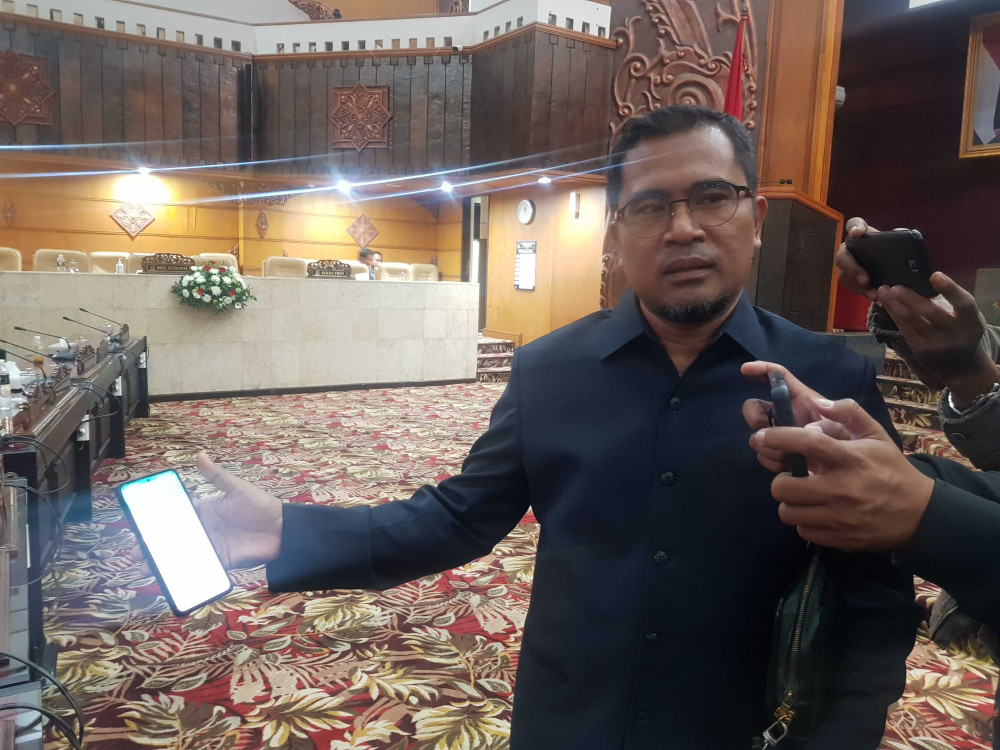 Mandulnya DPRD Jawa Timur Dihadapan Eksekutif