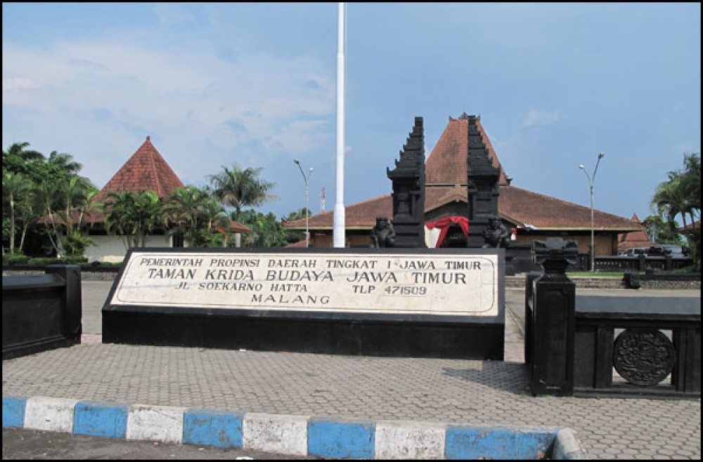 Komisi D DPRD Jatim Tinjau Proyek Perbaikan Taman Krida Budaya