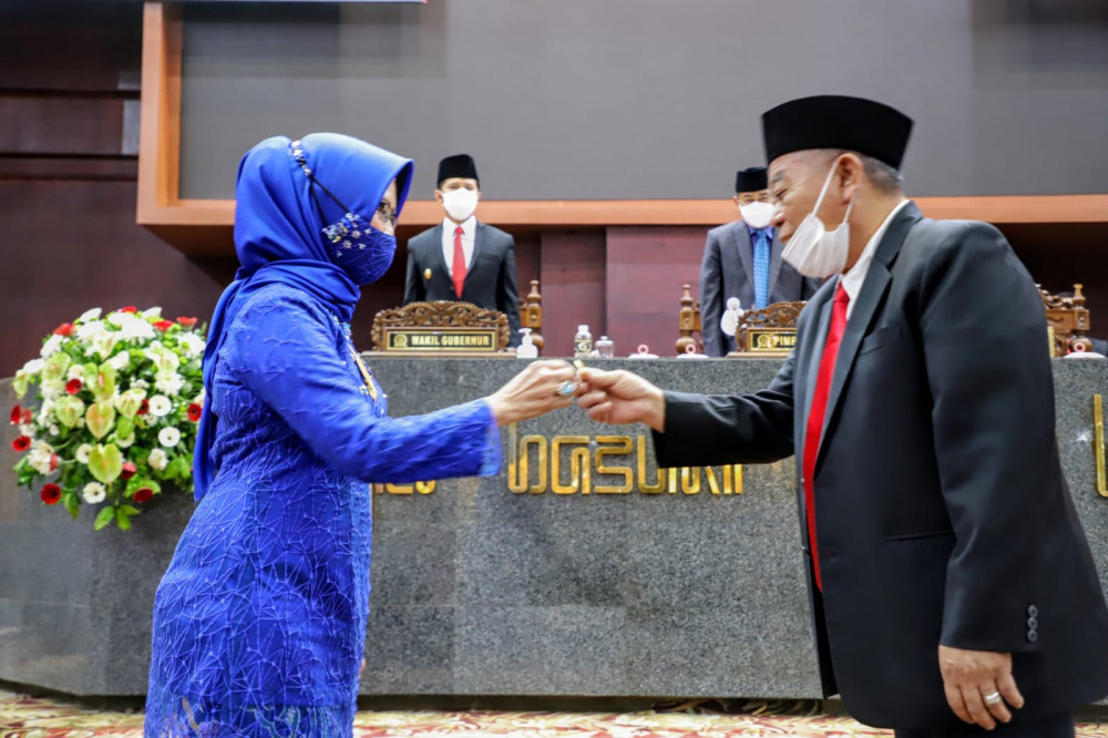 PAW DPRD Jatim, Ratnadi Ismaoen Resmi Gantikan Almarhum Sri Subiati