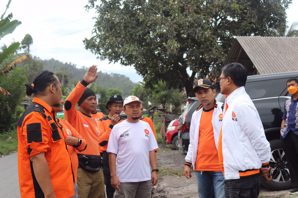 Mas Dwi Terjunkan Bantuan Untuk Korban Semeru