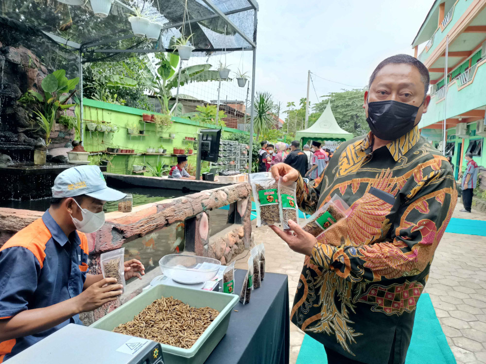 Berikan Apresiasi, Kodrat Sunyoto Borong Produk SMK Itaba