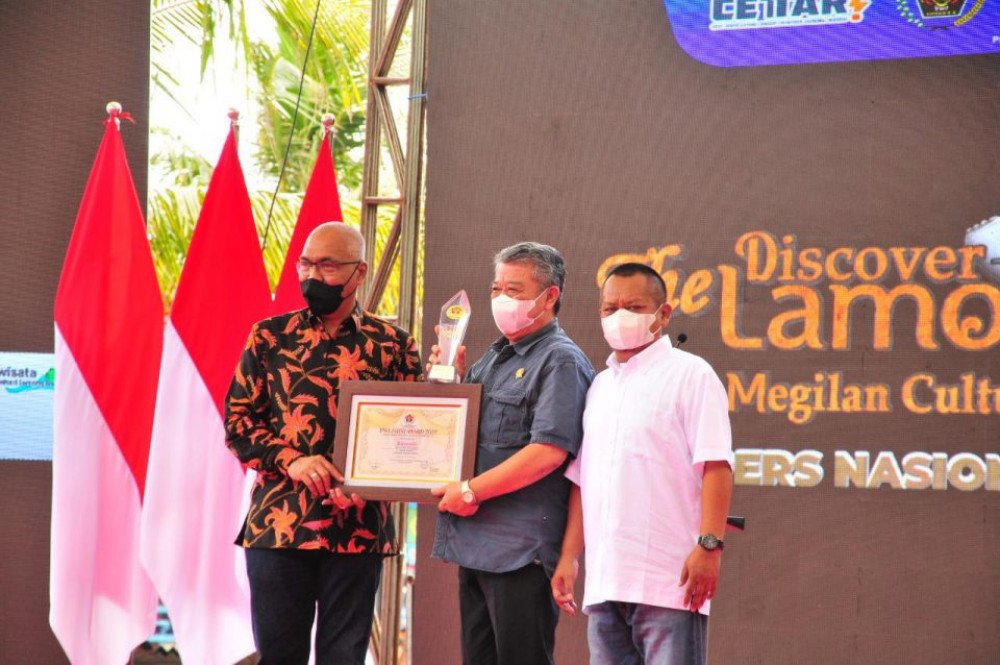 Dapat Penghargaan dari PWI Jatim, Ketua DPRD Jatim Kusnadi Sebut ini Wujud Kerja Seluruh Anggota DPRD Jawa Timur