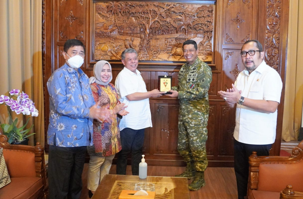 Pangdivif II Kostrad Jalin Sinergitas Dengan DPRD Jatim
