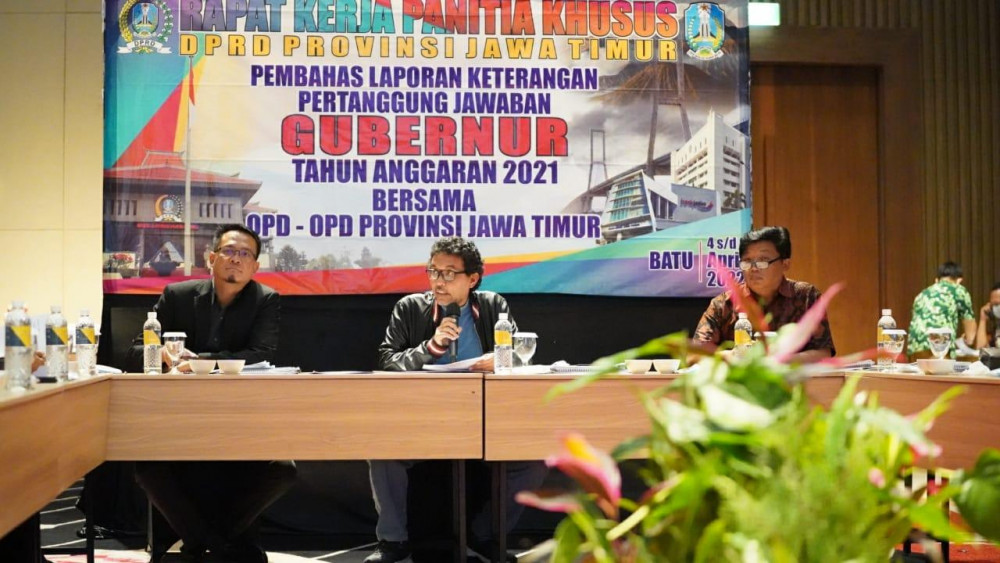 BUMD Jatim Belum Jalankan Visi Misi Gubernur, Pansus Soroti Kinerja Bank Jatim