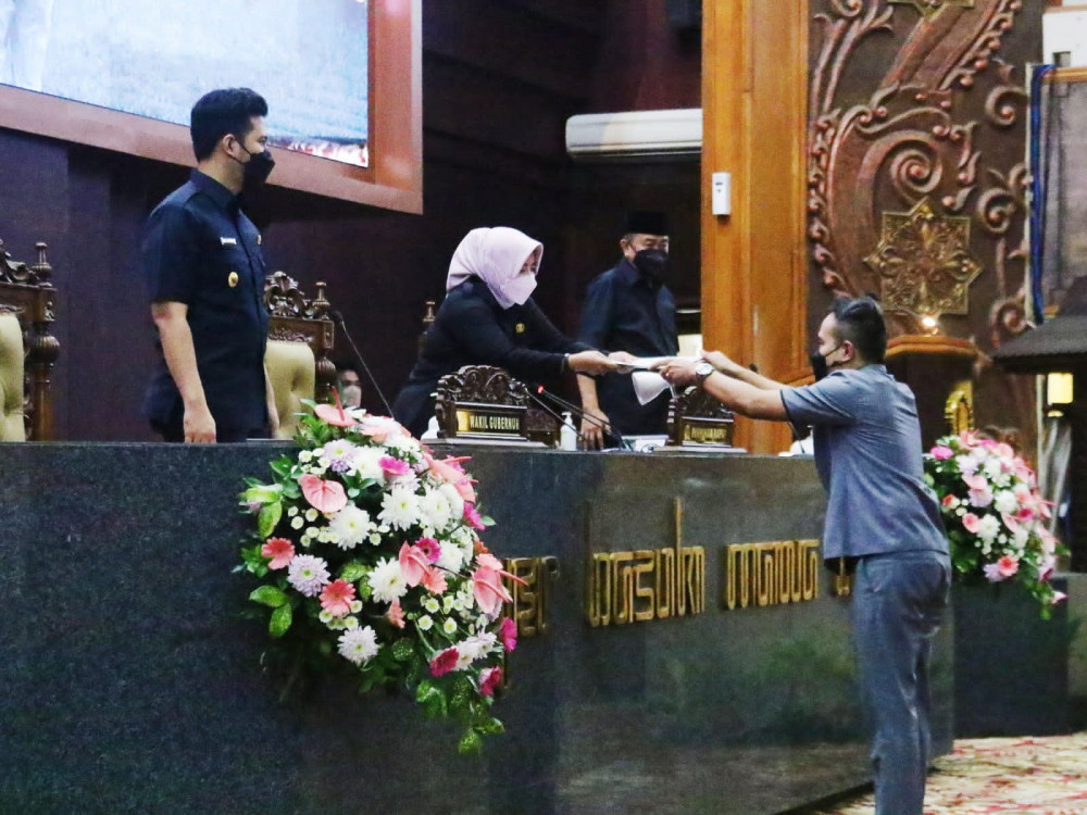 Terhadap LKPj Gubernur Tahun 2021, Fraksi PKS, PKB dan Hanura Soroti Angka Pengangguran