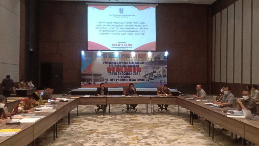 Pansus LKPj Gubernur Jatim Kritisi Kinerja DPMD