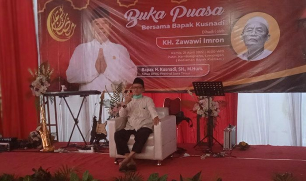 *Ketua DPRD Jatim Kusnadi Hadirkan KH Zawawi Imron Saat Gelar Buka Puasa