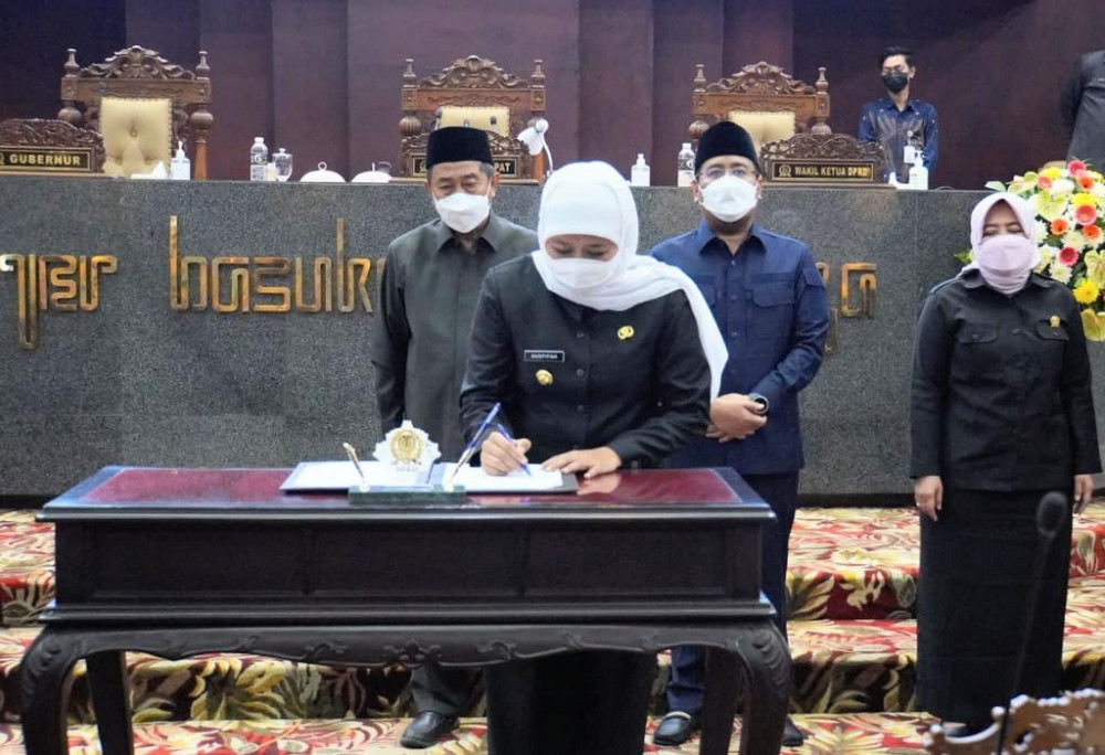 Pemprov Jatim dan DPRD Sahkan Perda Fasilitasi Pengembangan Pesantren