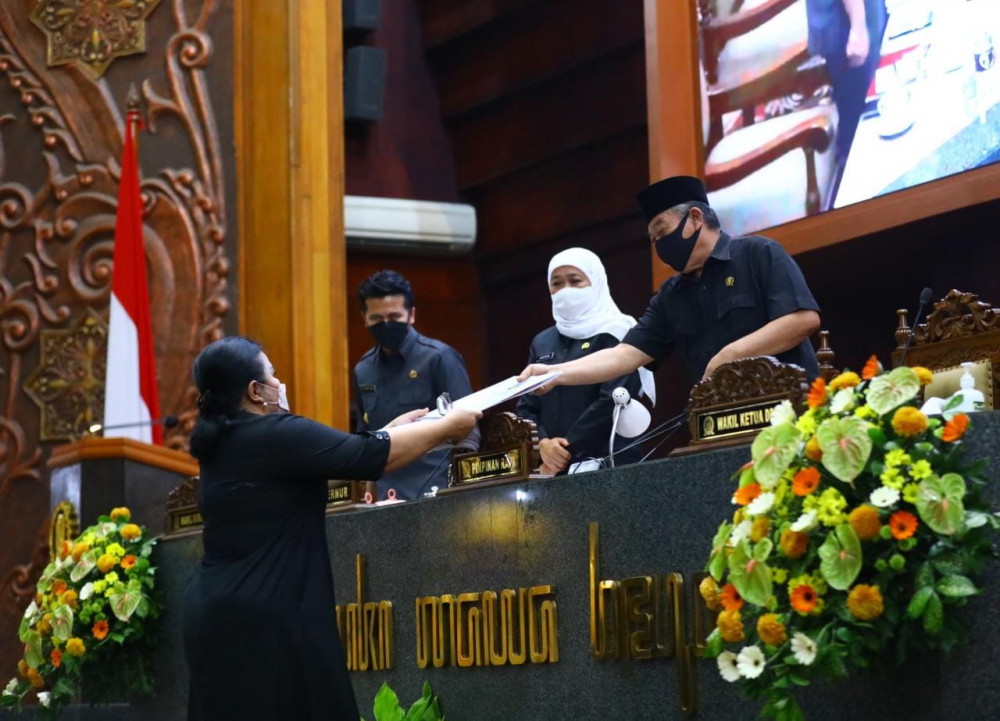 Dewan Soroti Mepetnya Pengajuan Raperda Dana Cadangan, Gubernur Khofifah: Insya Allah Tidak Terlambat