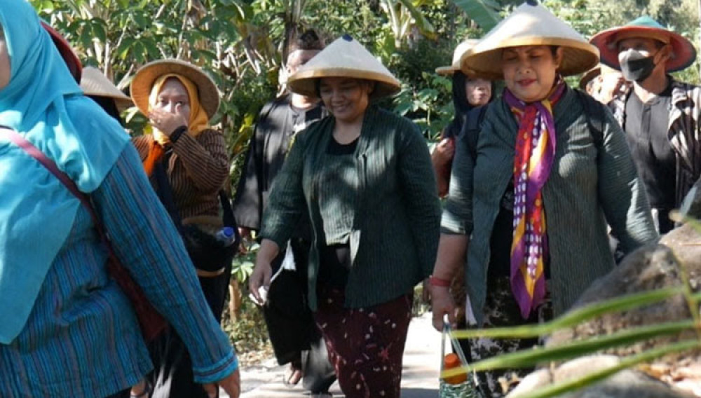 Anggota DPRD Jatim Diana Sasa Ikuti Napak Tilas 7 Sumber Mata Air di Panekan Magetan