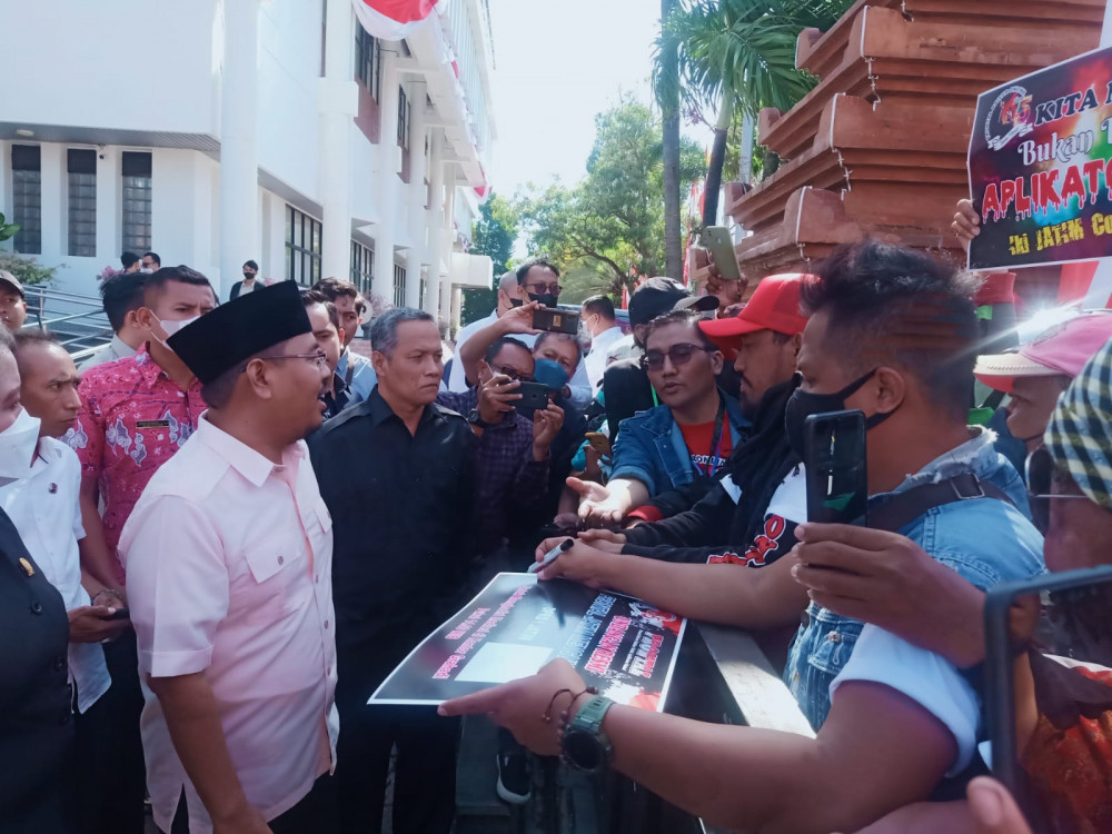 DPRD Jatim Akan Buat Perda Transportasi Online