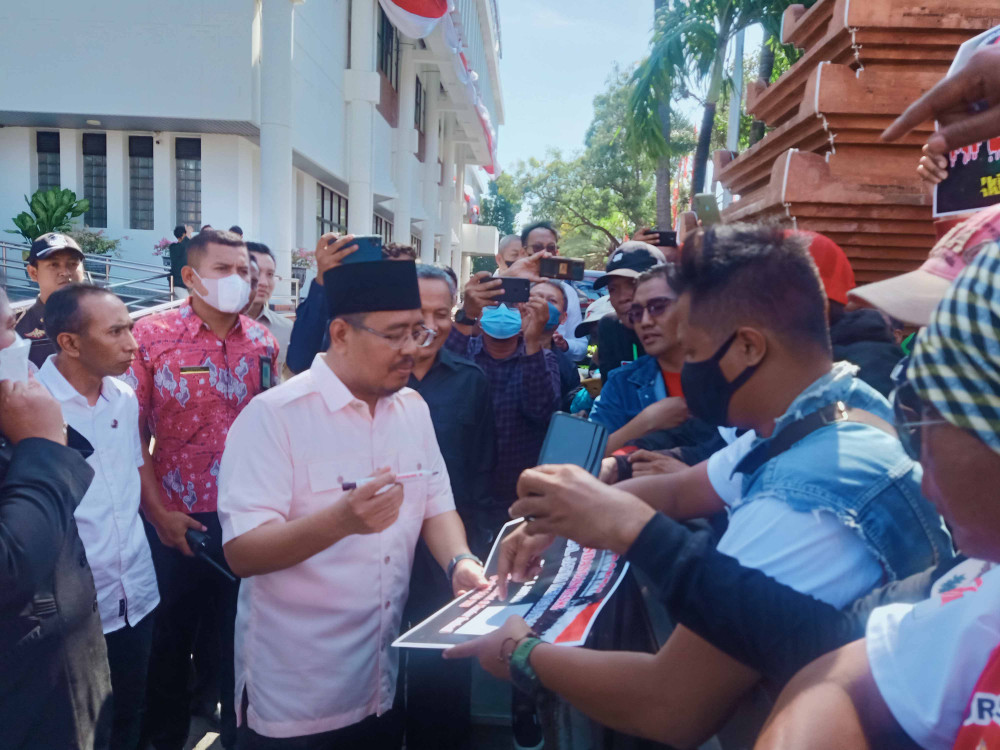 Dihadapan Driver Ojol, Wakil Ketua DPRD Jatim, Anwar Sadad Akan Kawal dan Sampaikan Aspirasi ke Pemprov