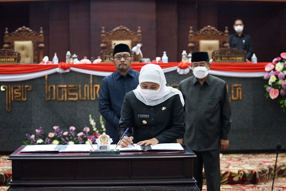 Gubernur Khofifah dan DPRD Jatim Sepakati Empat Raperda Sekaligus