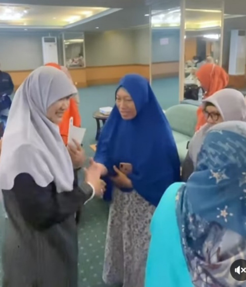Hj. Lilik  Endarwati : Gelar Pelatihan Konten Viral untuk  UMKM Surabaya