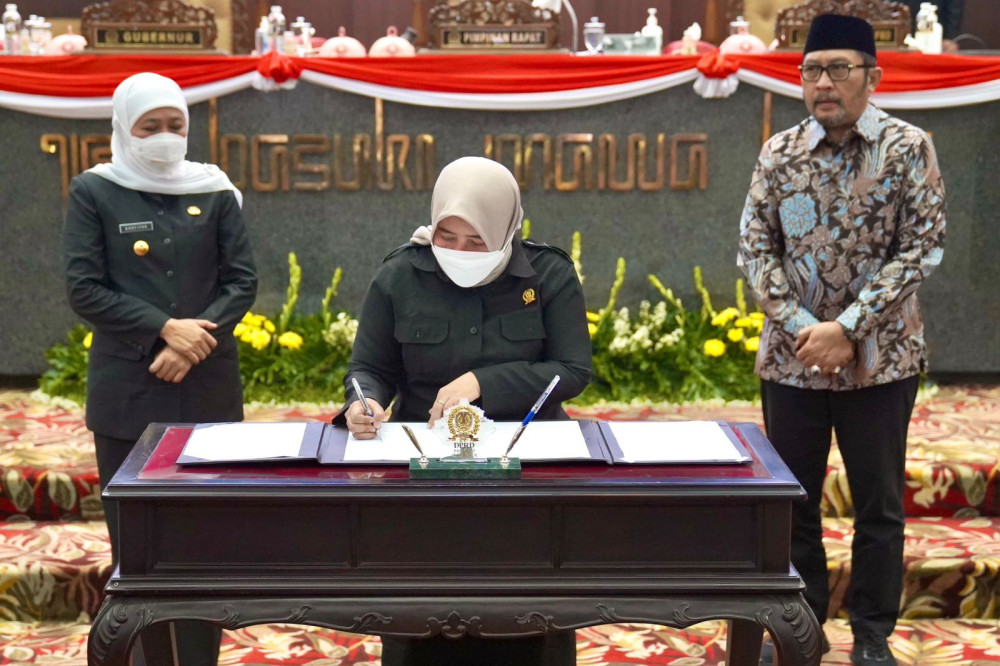 DPRD Jatim Sahkan Dua Perda Sekaligus