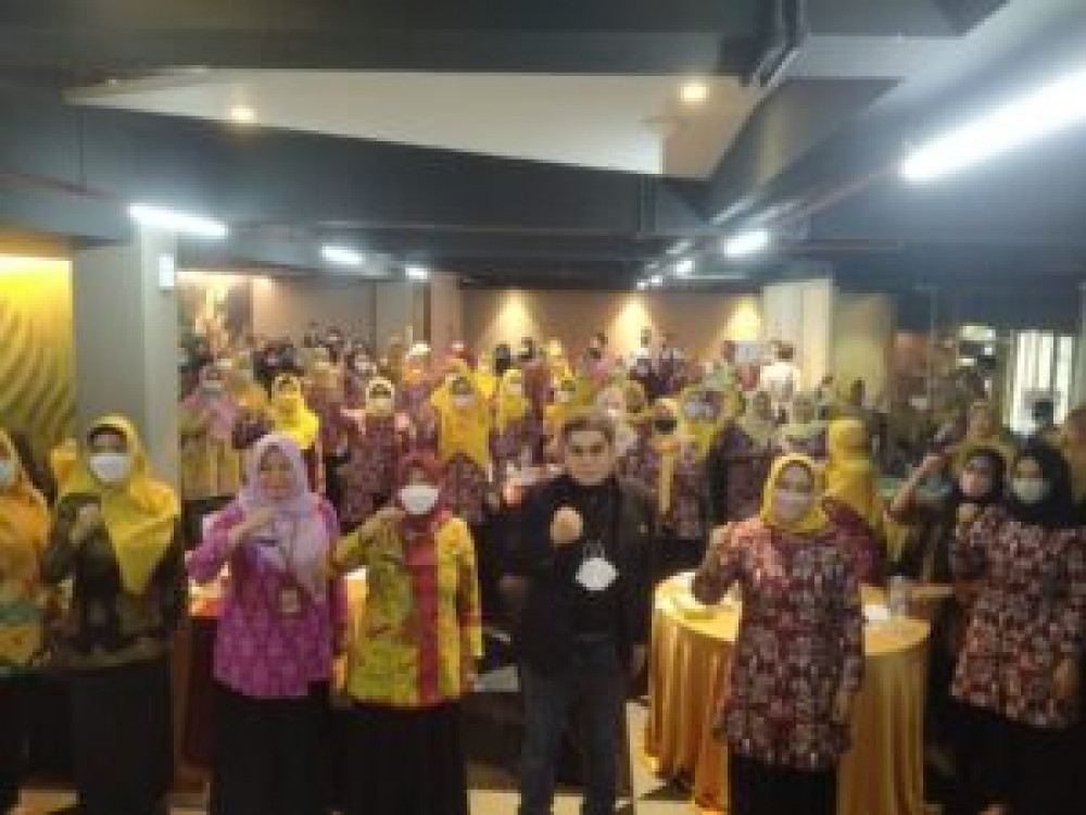 Dihadapan Para Bidan, dr.Benjamin : Bidan Garda Depan Tolong Ibu Hamil