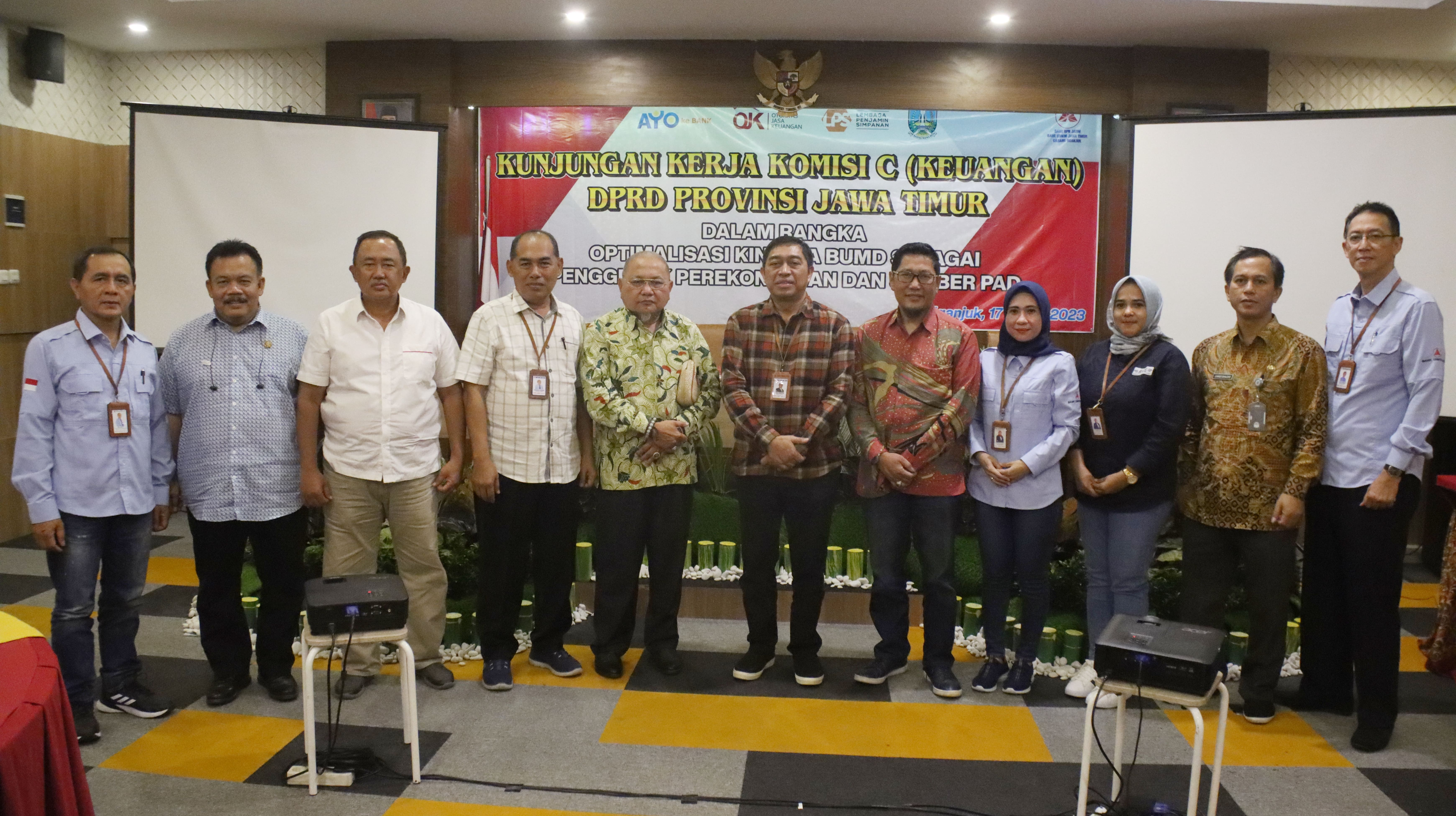 Anggota Komisi C DPRD Jawa Timur Kuswanto mendorong optimalisasi kinerja Badan Usaha Milik Daerah (BUMD) agar dapat menjadi  penggerak perekonomian dan sumber Pendapatan Asli Daerah (PAD).