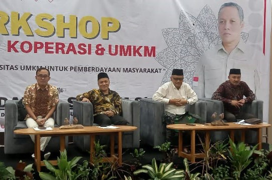 Anggota Komisi D DPRD Jawa Timur Hidayat menggelar Workshop Koperasi dan UMKM guna mendorong edukasi bagi pelaku industri Kreatif di Mojokerto.