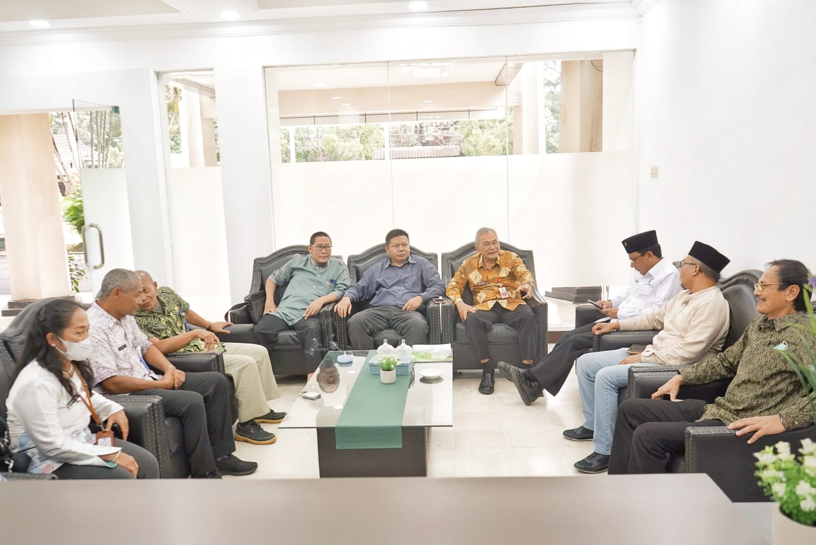 Anggota Komisi E DPRD Provinsi Jawa Timur Hadi Dediyansah mendorong Bakorwil Malang untuk menuntaskan kemiskinan dan pengangguran di Malang melalui pengembangan UMKM.