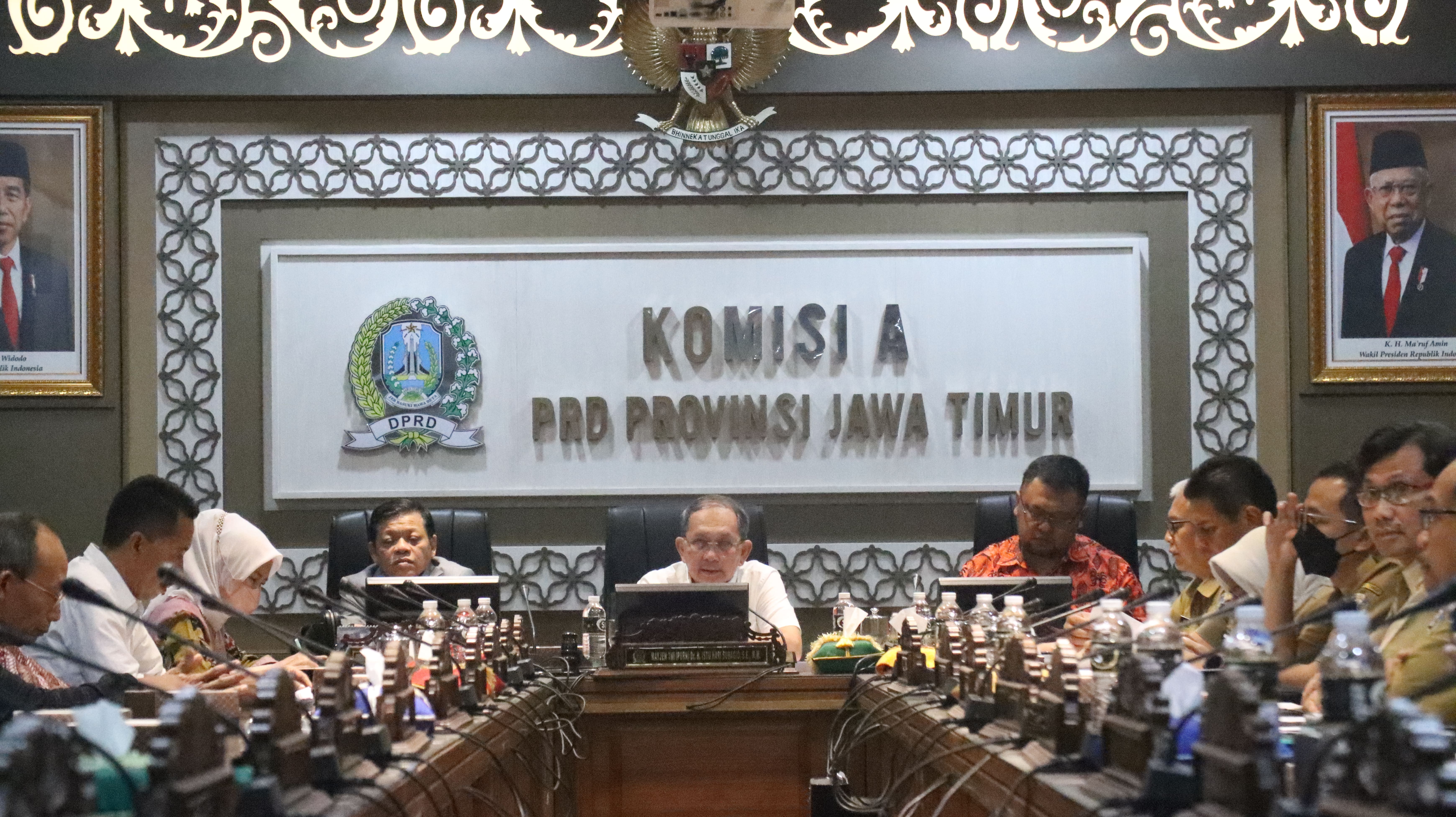 Anggota Komisi A DPRD Provinsi Jawa Timur Freddy Poernomo menyoroti permasalahan terkait penggusuran warga yang sudah berpuluh-puluh menempati aset Pemprov Jatim.