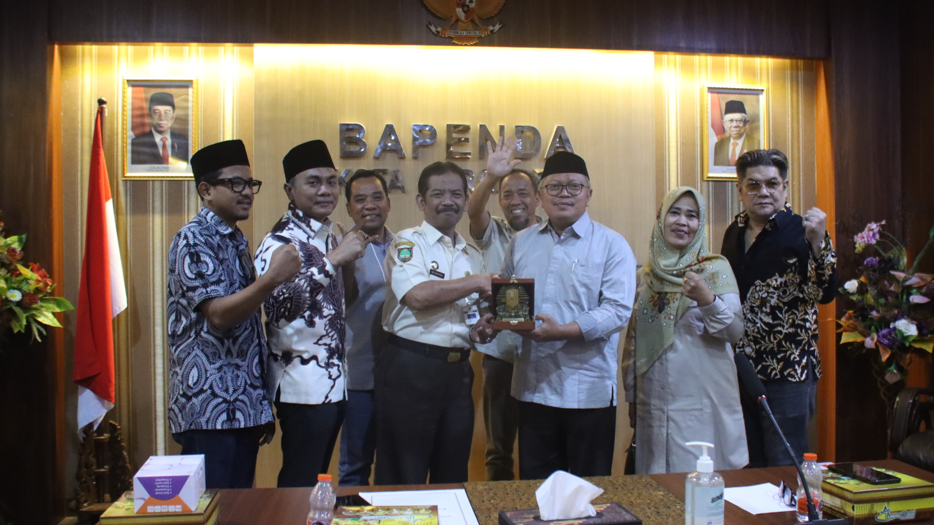 Anggota Badan Anggaran (Banggar) DPRD Provinsi Jawa Timur Lilik Hendarwati mengapresiasi bentuk kreatif pemerintah kota Surakarta dalam pengelolaan Badan Usaha Milik Daerah (BUMD).