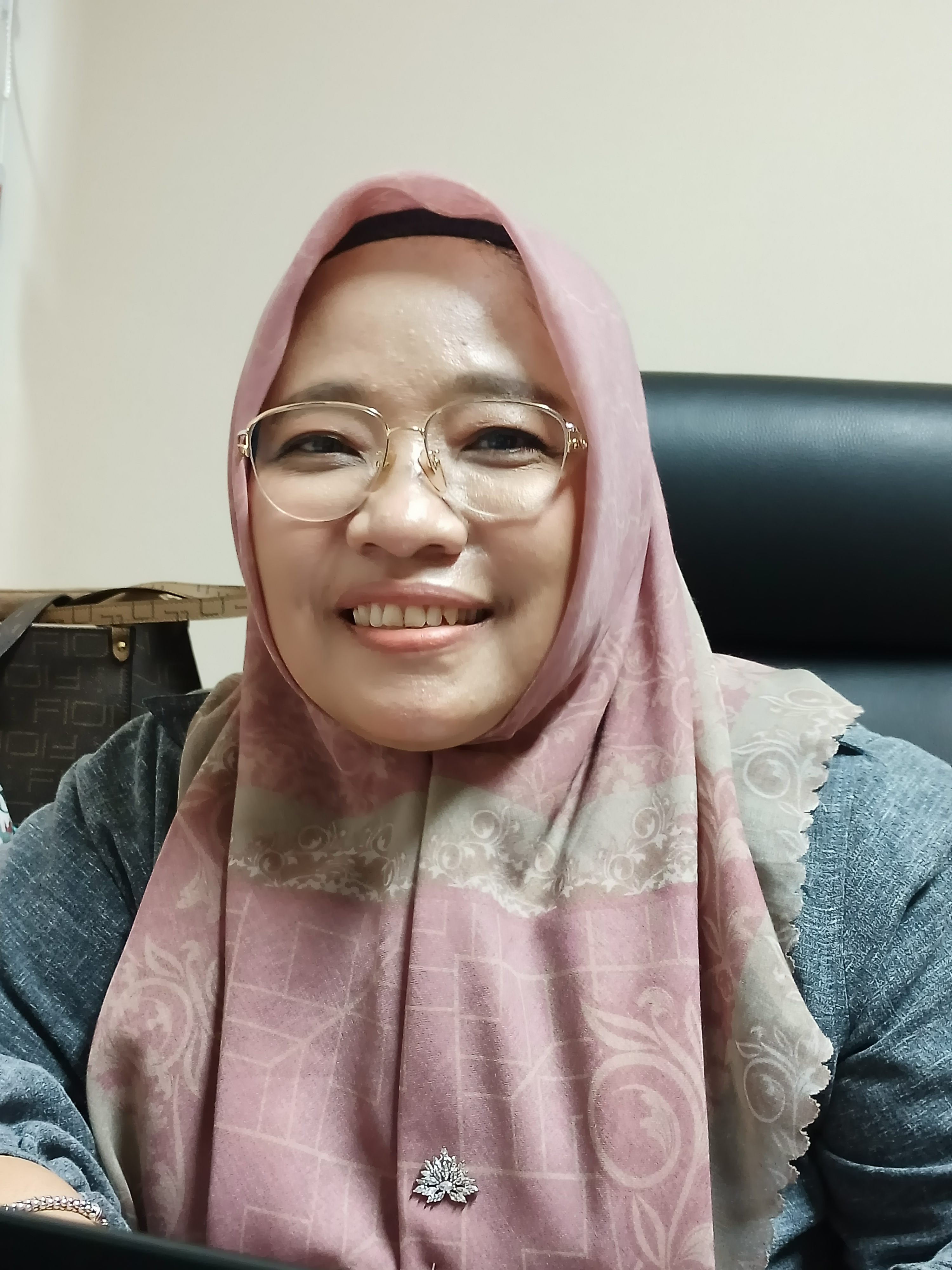 Anggota DPRD provinsi Jatim Hikmah Bafaqih MPd
