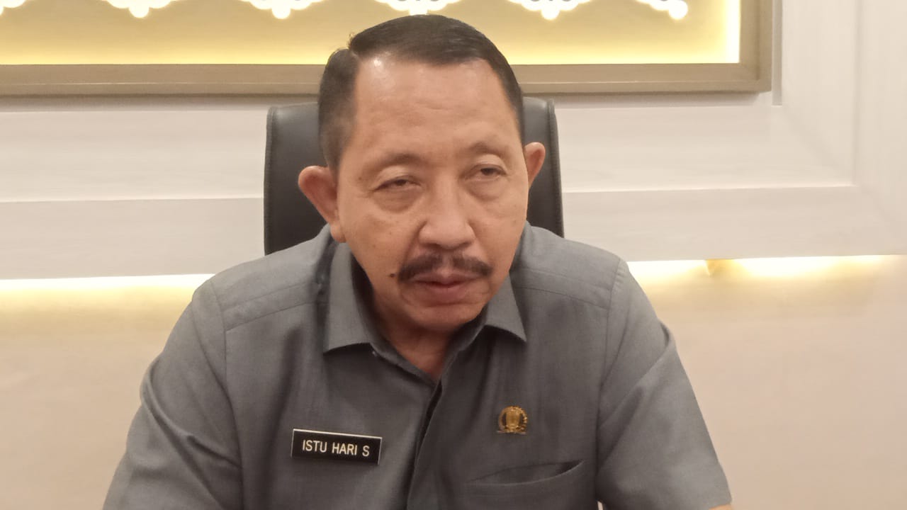 Ketua komisi A DPRD Jawa Timur Mayjen TNI (Purn) Istu Hari
Subagio