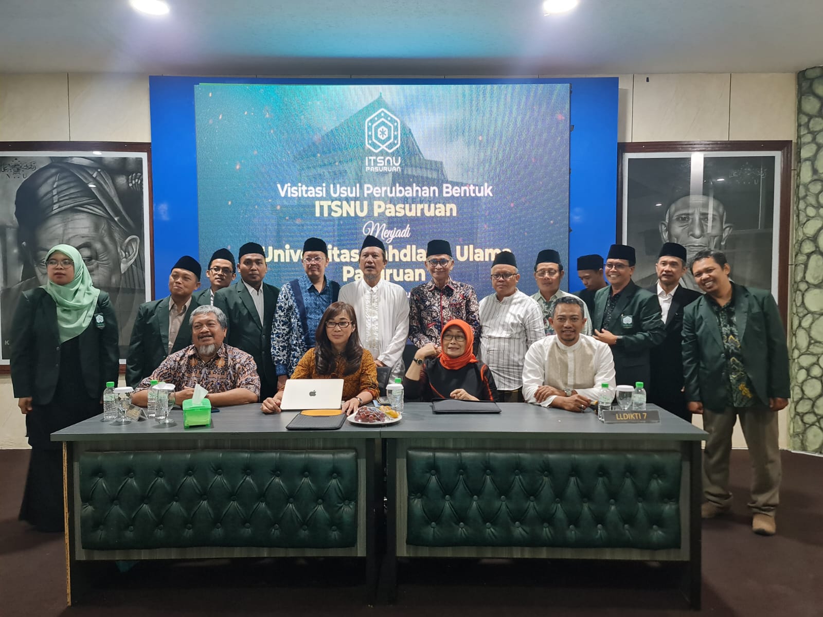 Anggota komisi A DPRD provinsi Jatim H Muzammil Syafii, SH MSi dan pengurus UNU Pasuruan