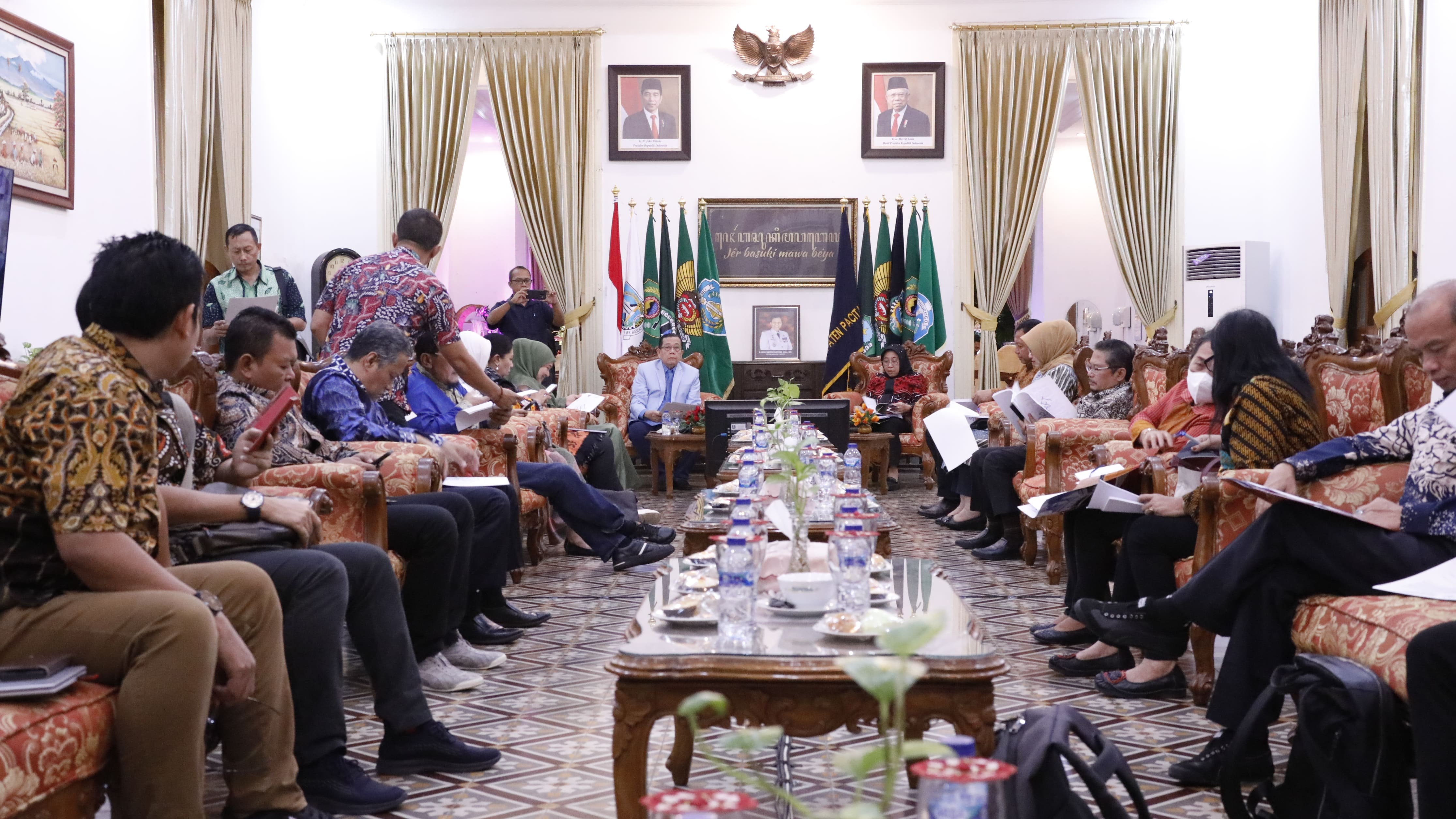 Badan Pembentukan Peraturan Daerah (Bapemperda) DPRD Provinsi Jawa Timur melaksanaakan Rapat Koordinasi (Rakor) di Bakorwil Madiun.