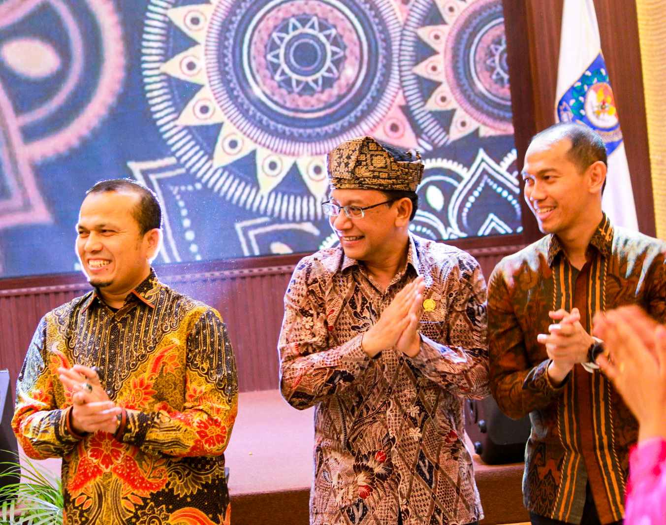 Anggota Badan Pembentukan Peraturan Daerah (Bapemperda) DPRD Provinsi Jawa Timur Daniel Rohi mendorong penguatan peran dan fungsi Biro Hukum Setda Provinsi Jawa Timur.
