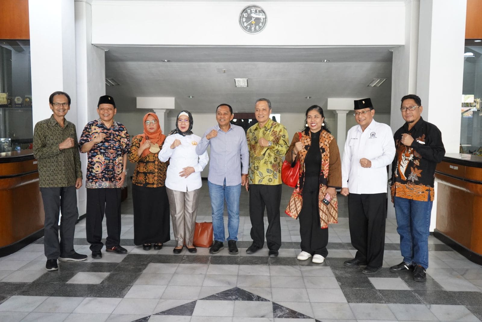 Kunjungan Bapemperda ke DPRD Kota Mojokerto terkait sharing informasi penyebarluasan pembentukan Perda