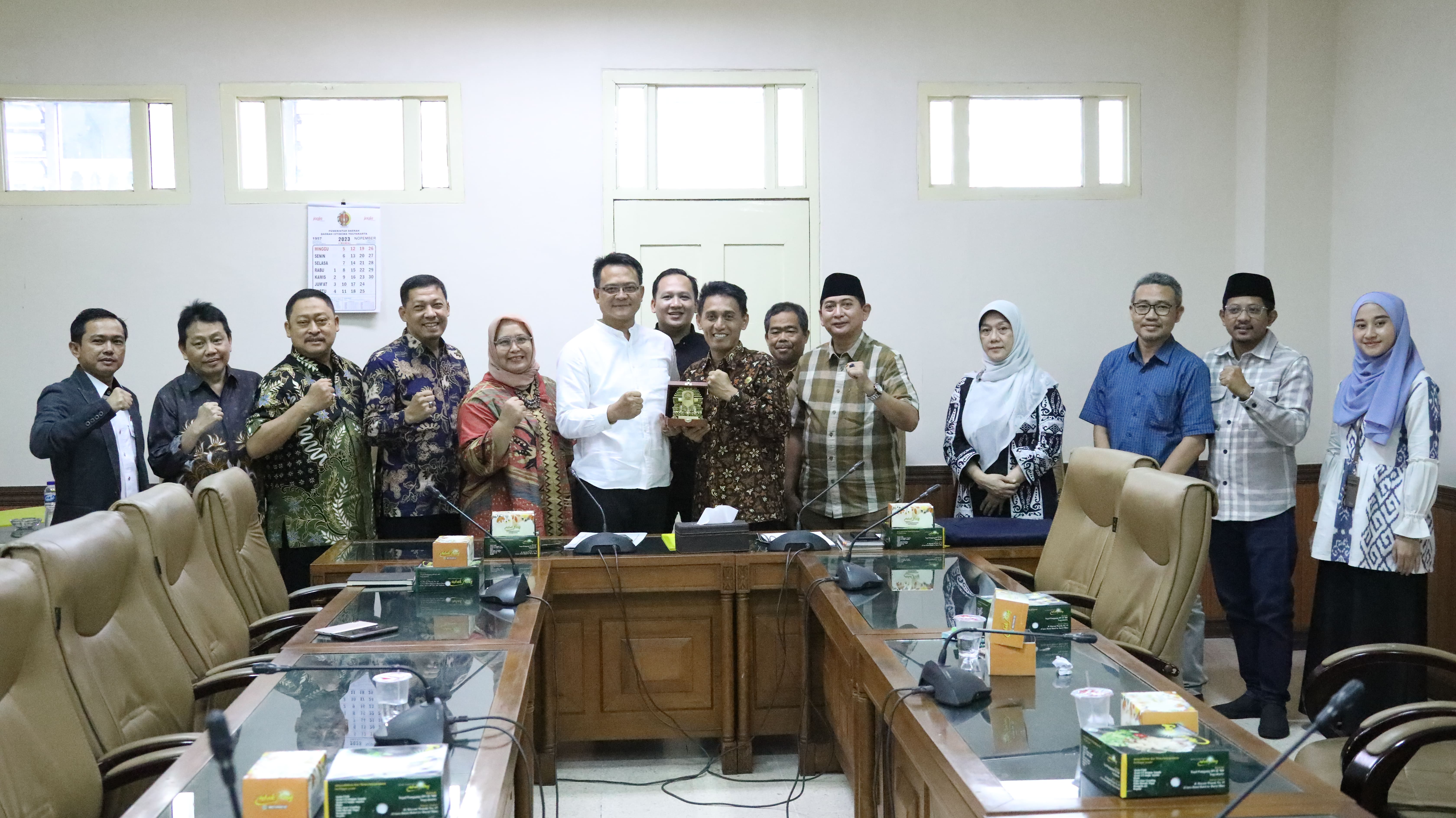 Anggota Badan Anggara (Banggar) DPRD Provinsi Jawa Timur- Dwi Hari cahyono memimpin kunjungan kerja Banggar ke DPRD Provinsi DIY guna jaring informasi terkait APBD 2024