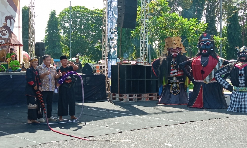 Anggota DPRD provinsi Jawa Timur Drs. H. Satib, M.Si