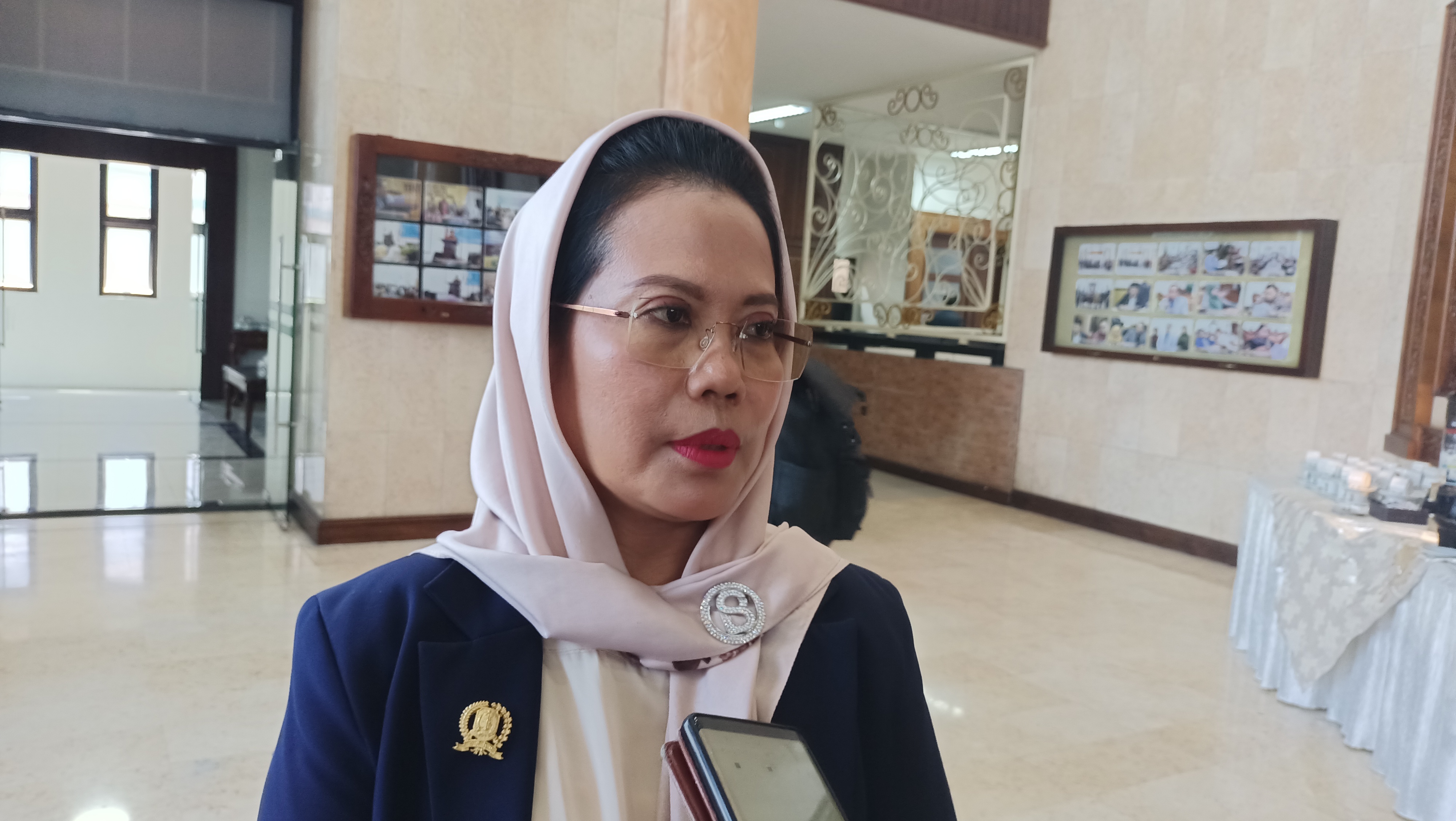 Anggota DPRD provinsi Jatim DR Sri Untari MAP