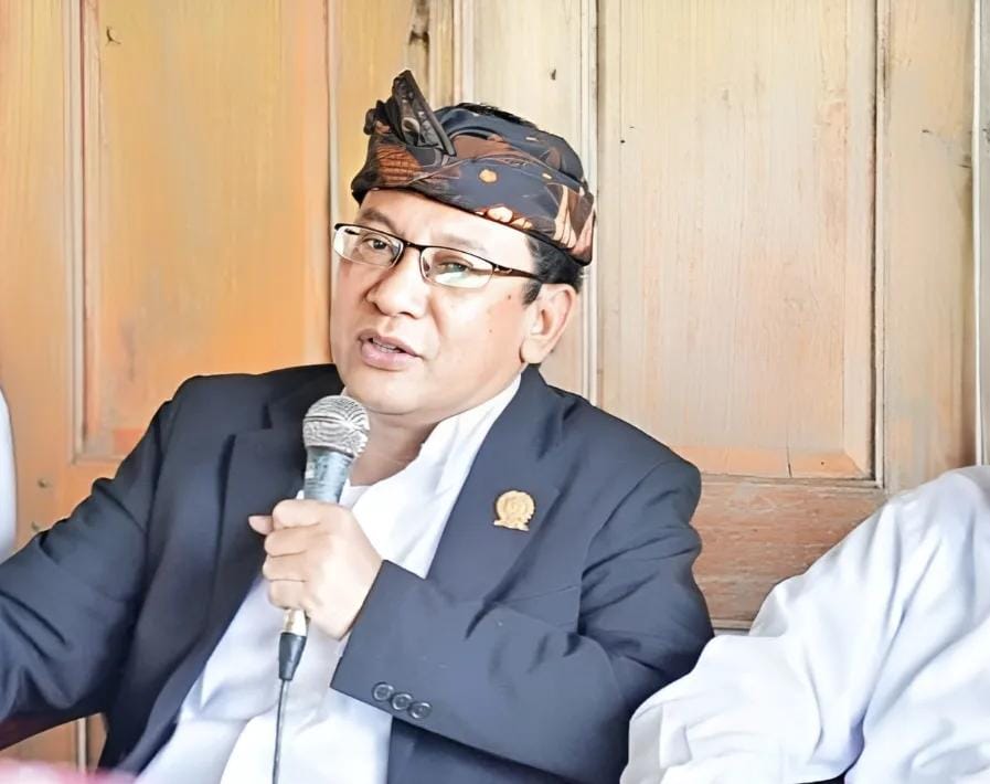 Anggota komisi B DPRD Jawa Timur
Daniel Rohi