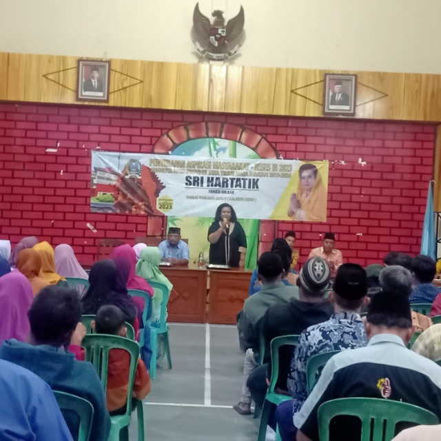 Anggota Komisi D DPRD Jawa Timur Sri Hartatik terus memberikan dorongan dan perhatian terhadap infrastruktur di wilayah daerah Kediri.