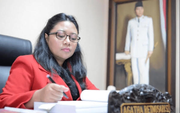 Agatha Retnosari Sosialisasikan Program KTP Sakti