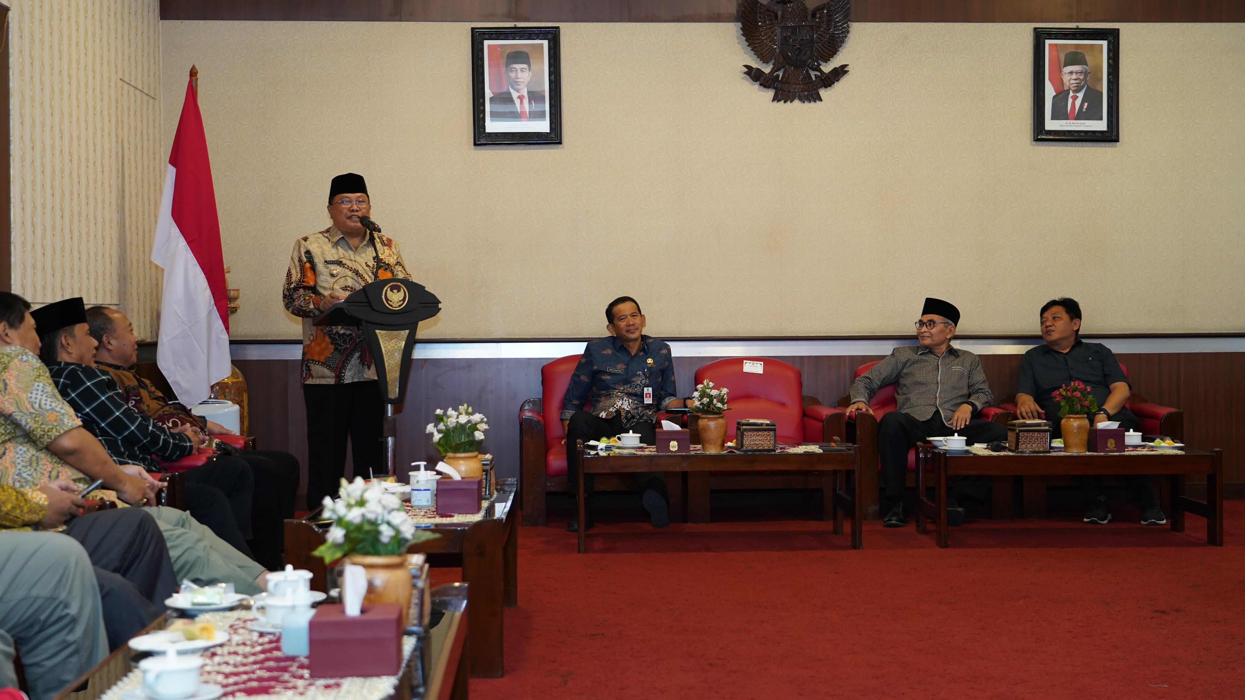 Badan Musyawarah (Banmus) DPRD Provinsi Jawa timur melakukan kunjungan kerja  ke kantor Pemerintah Kota Blitar.