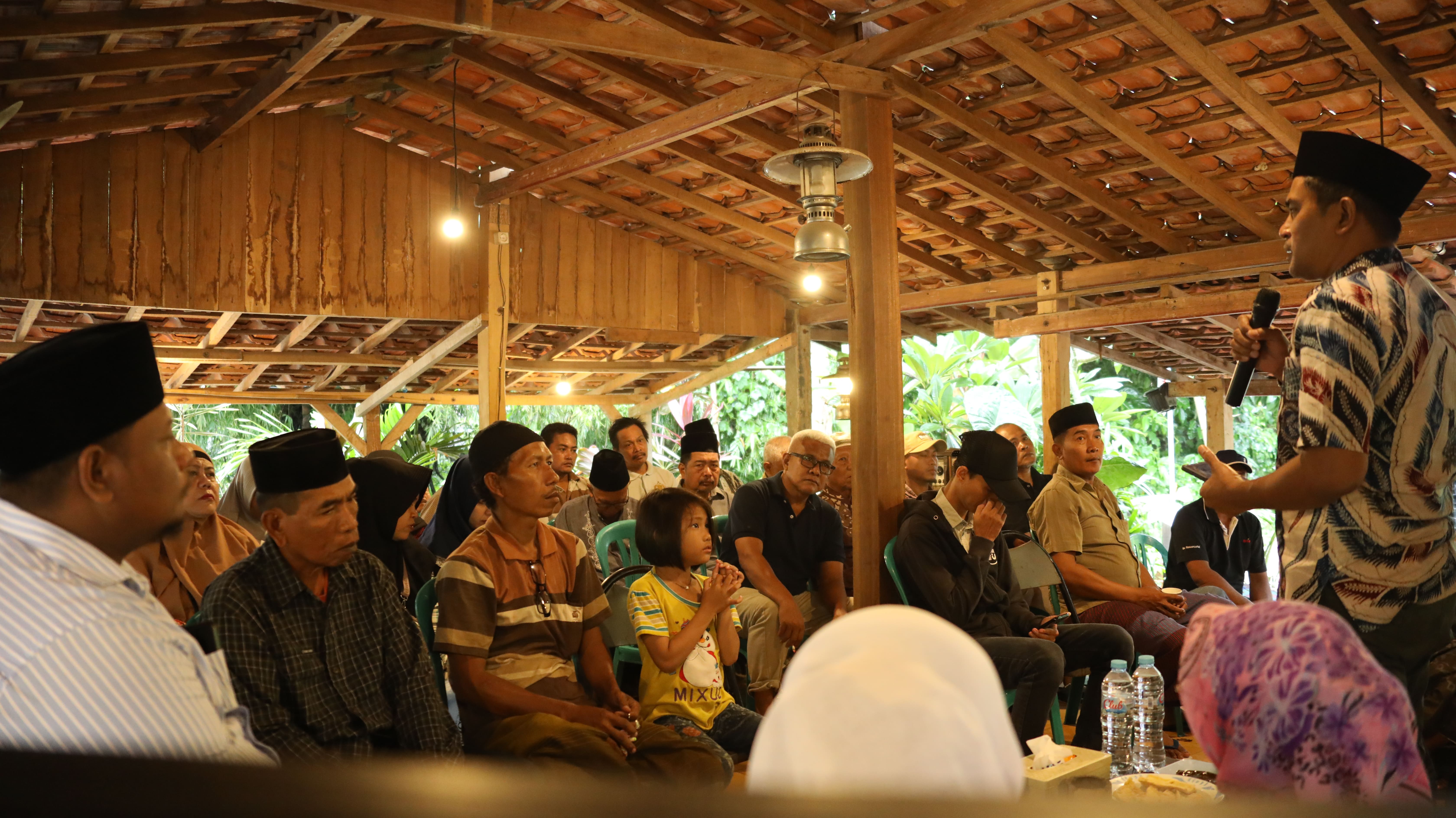 Anggota Komisi E DPRD Provinsi Jawa Timur Mathur Husyairi menerima banyak keluhan warga terkait infrastruktur dalam kegiatas Reses I 2024