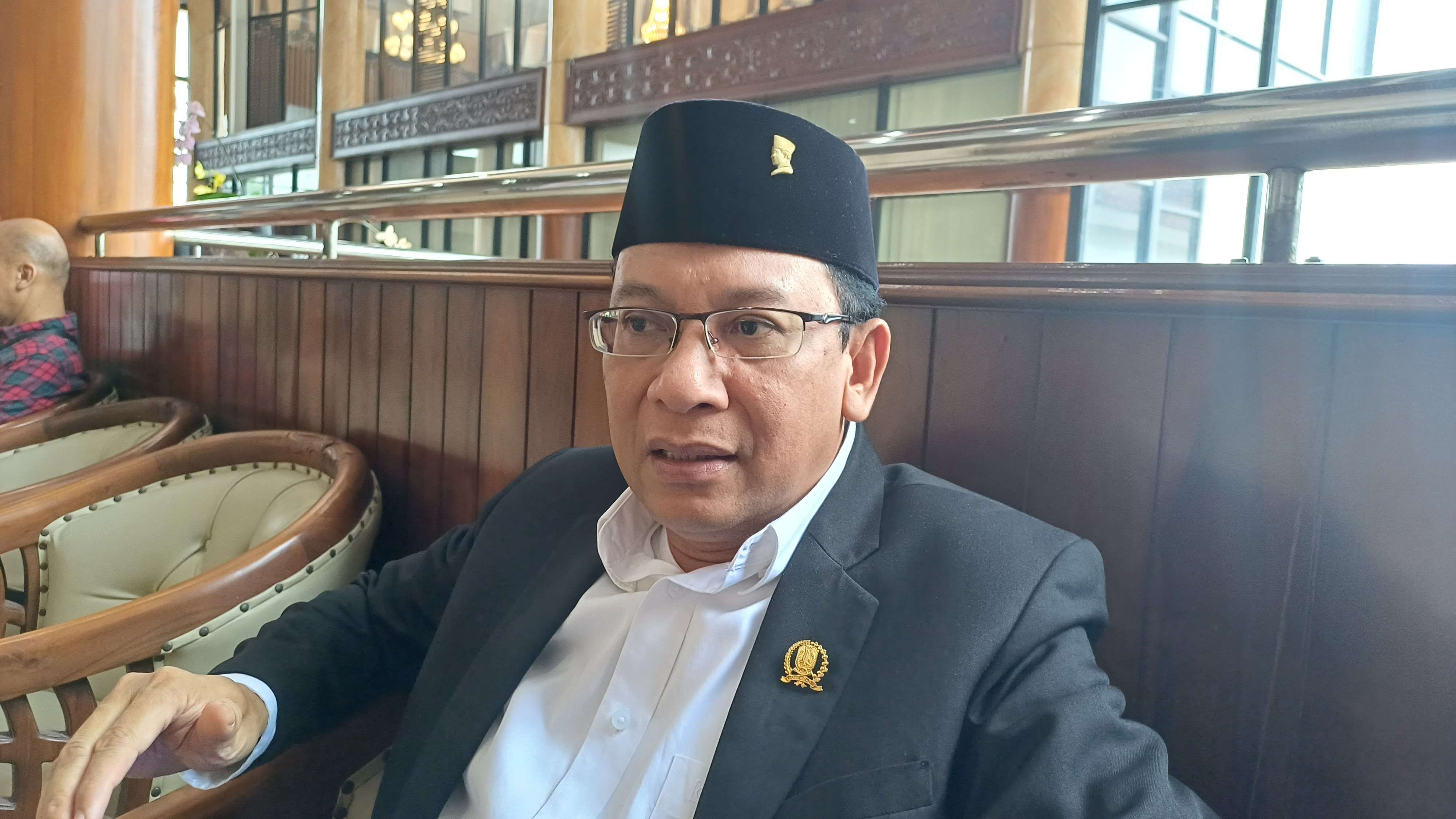 Anggota Fraksi PDI Perjuangan DPRD Jawa Timur Dr.Ir.Daniel Rohi