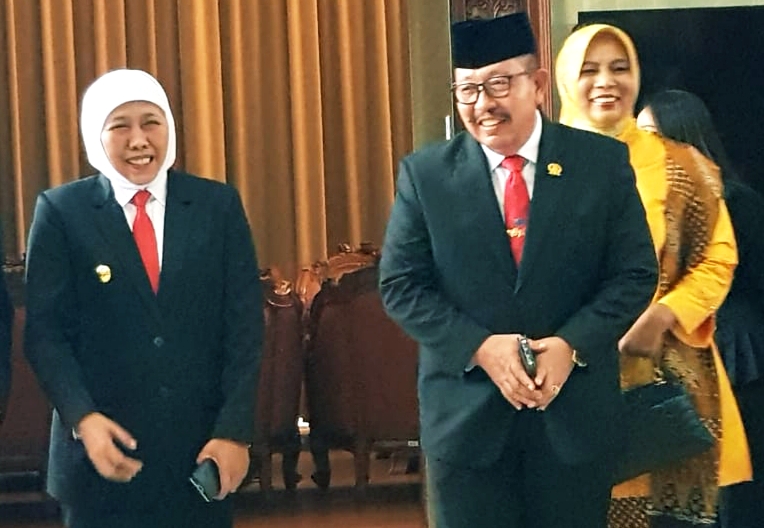 Wakil Ketua DPRD Provinsi Jawa Timur, Mayjen TNI (Purn) Istu Hari Subagio bersama Gubernur Khofifah Indar Parawansa