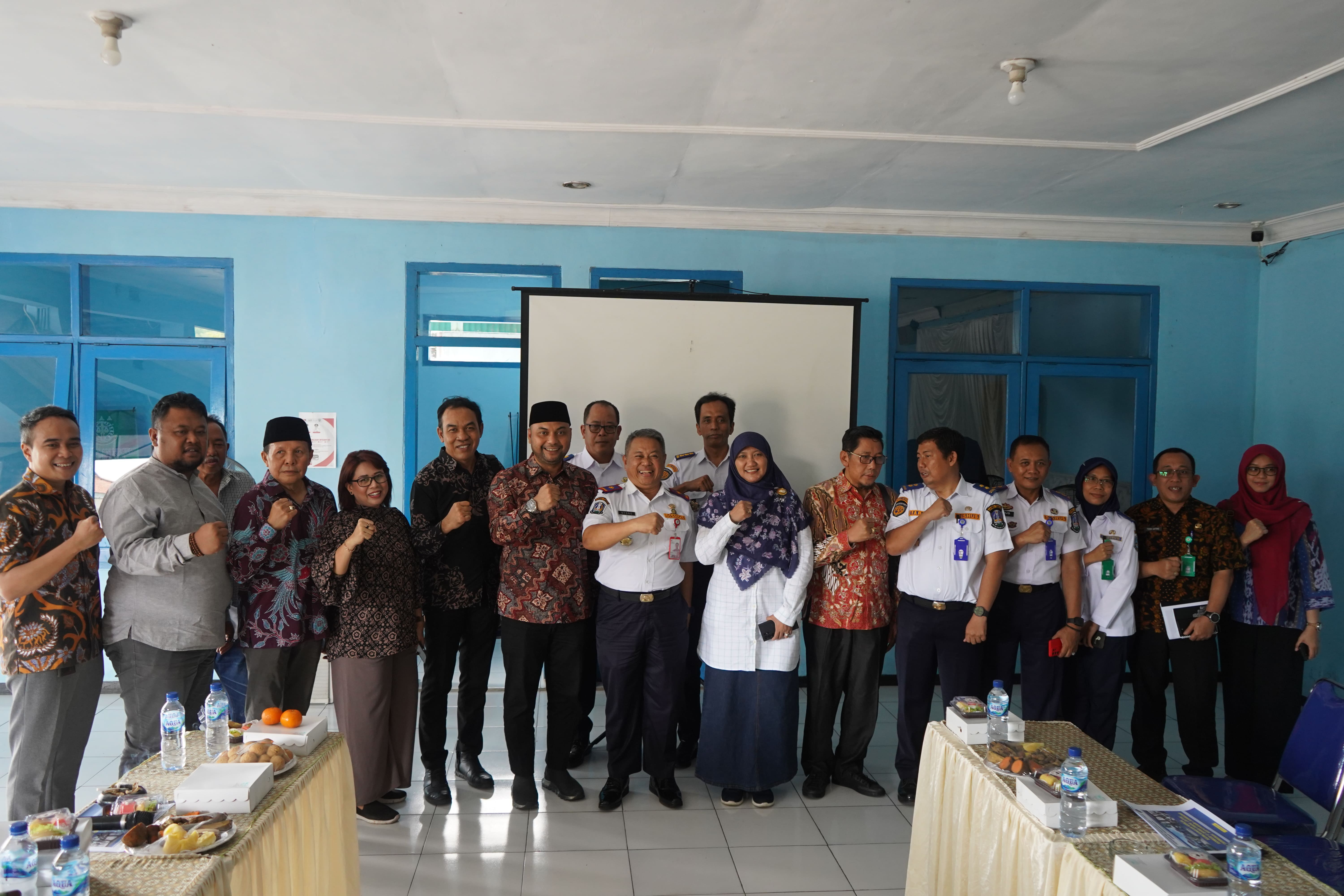 Ketua Komisi C DPRD Provinsi Jawa Timur Abdul Halim terus berupaya menggenjot kinerja Unit Pelaksana Teknis Pengelolaan Prasarana Perhubungan Lalu Lintas Dan Angkutan Jalan (UPT. P3 LLAJ).