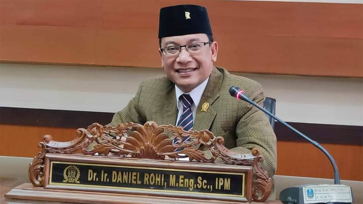 Anggota komisi B DPRD Jawa Timur Daniel Rohi